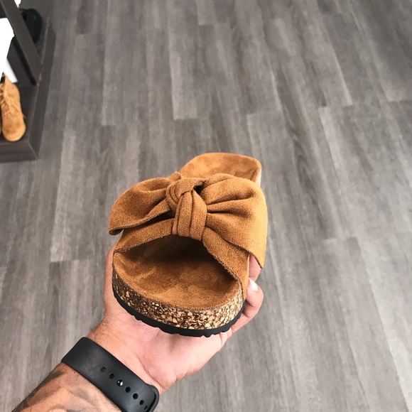 Just in 📣 “ Maria” Tan bow slides - Picture 7 of 8